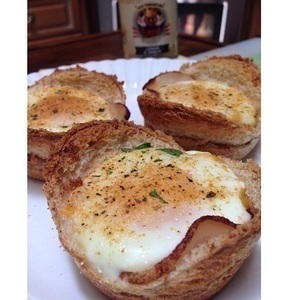 Breakfast Wholewheat bread cup w spinach cheddar & egg